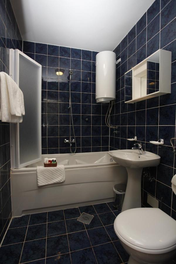 Apartments Perovic Budva Bagian luar foto