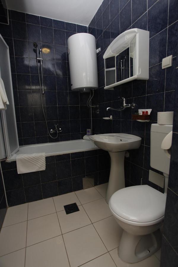 Apartments Perovic Budva Bagian luar foto